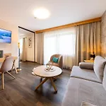 Mountainclub Ronach Hotel 4*