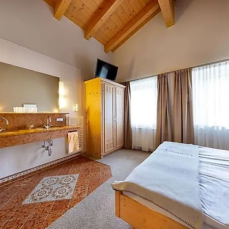 Ronach Отель 4*